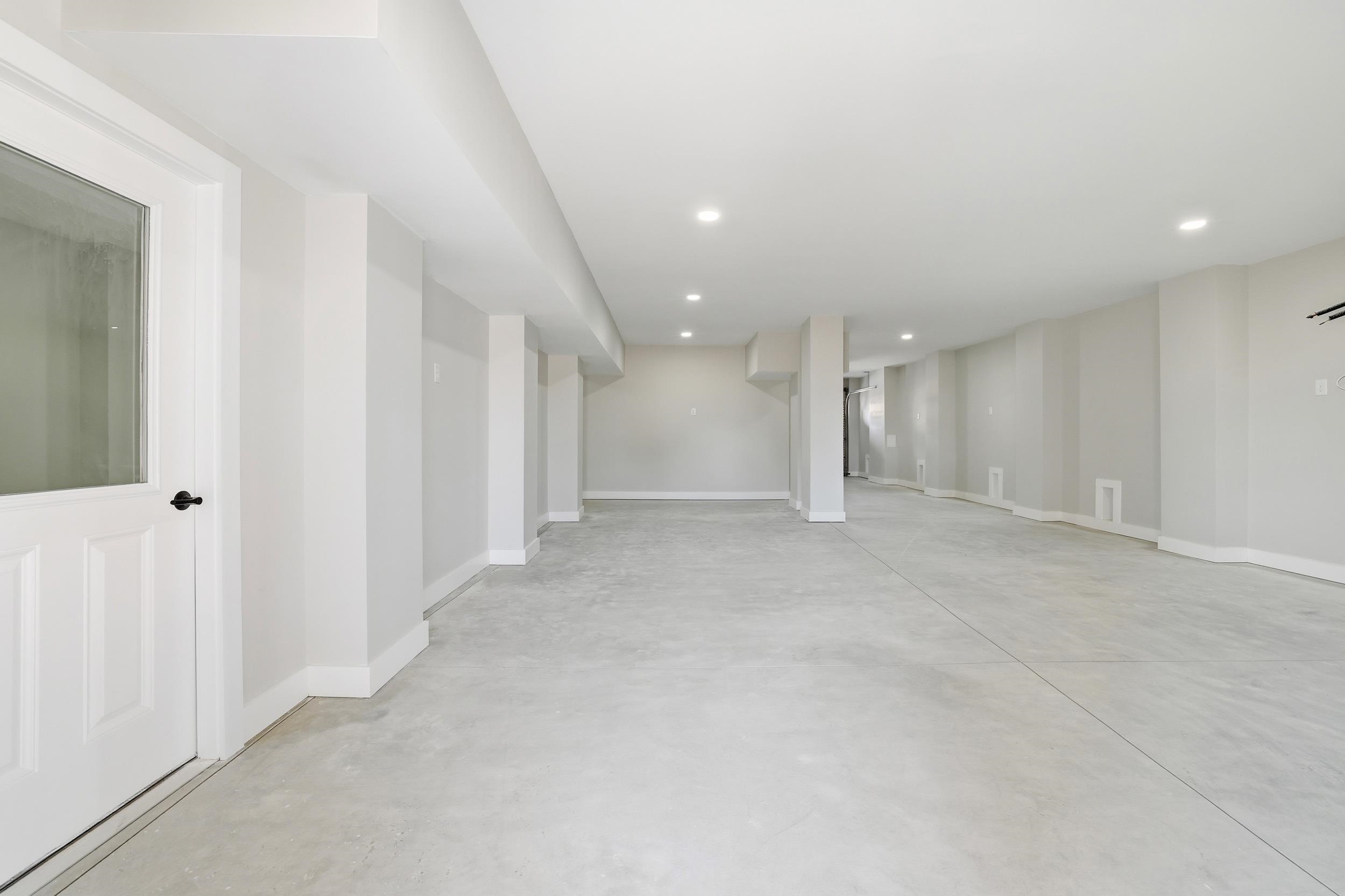 145 Oak Bay Drive Georgetown, SC 29440 - Photo 27 of 39 Ground level featuring recessed lighting