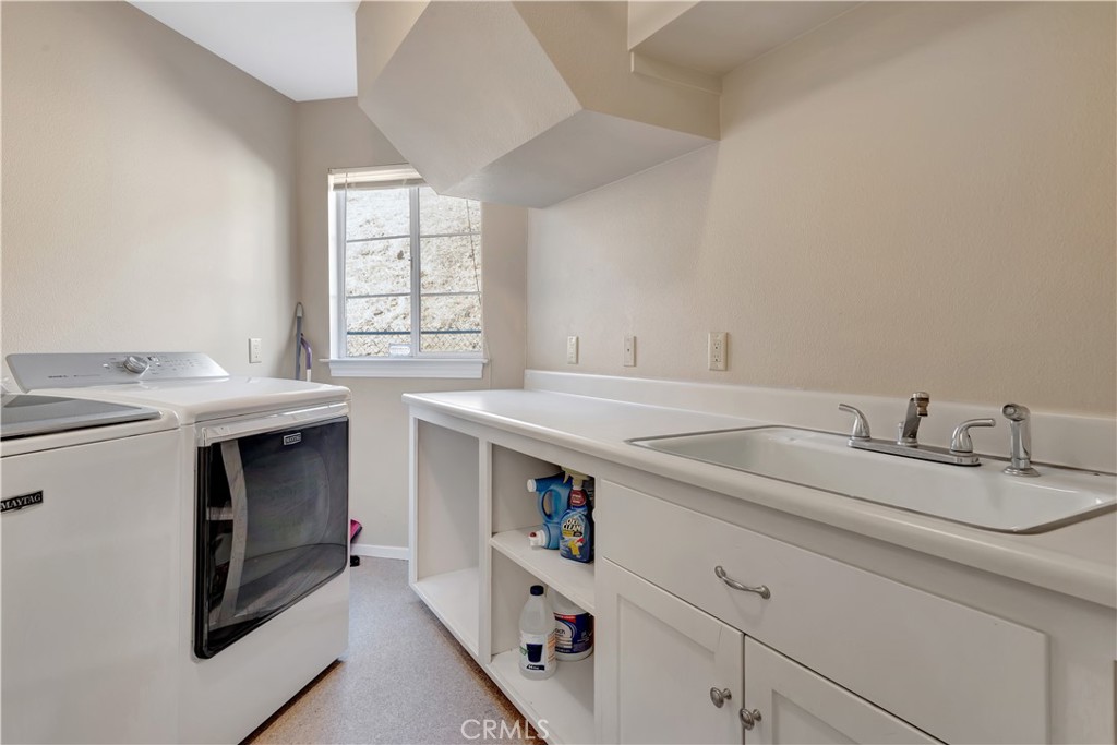 9345 Barranco Road Atascadero, CA 93422 - Photo 39 of 49 Large laundry room