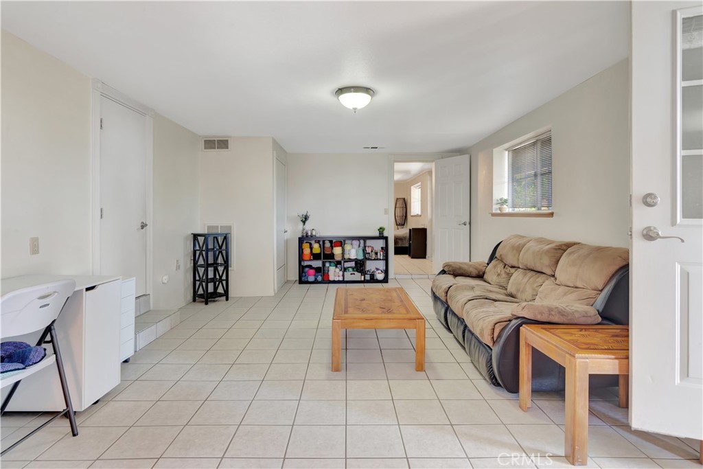 9345 Barranco Road Atascadero, CA 93422 - Photo 42 of 49 Guest house family room.