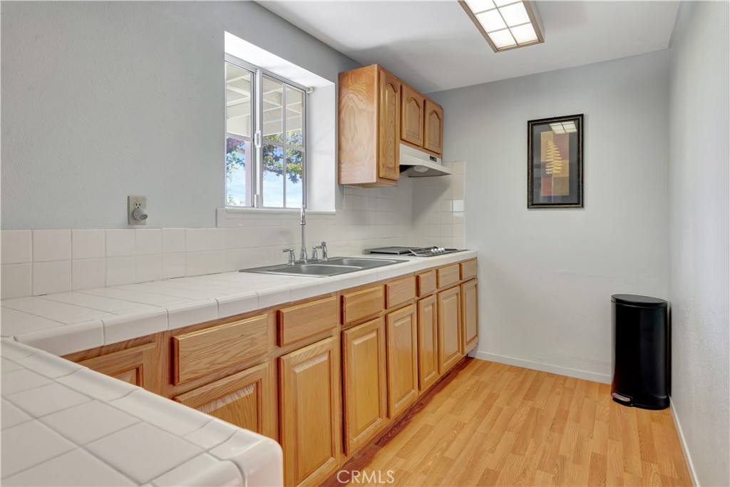 9345 Barranco Road Atascadero, CA 93422 - Photo 45 of 49 Guest house kitchen