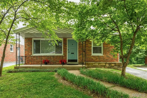 $1,895 | 1066 Wilshire Avenue, St. Louis, MO 63130