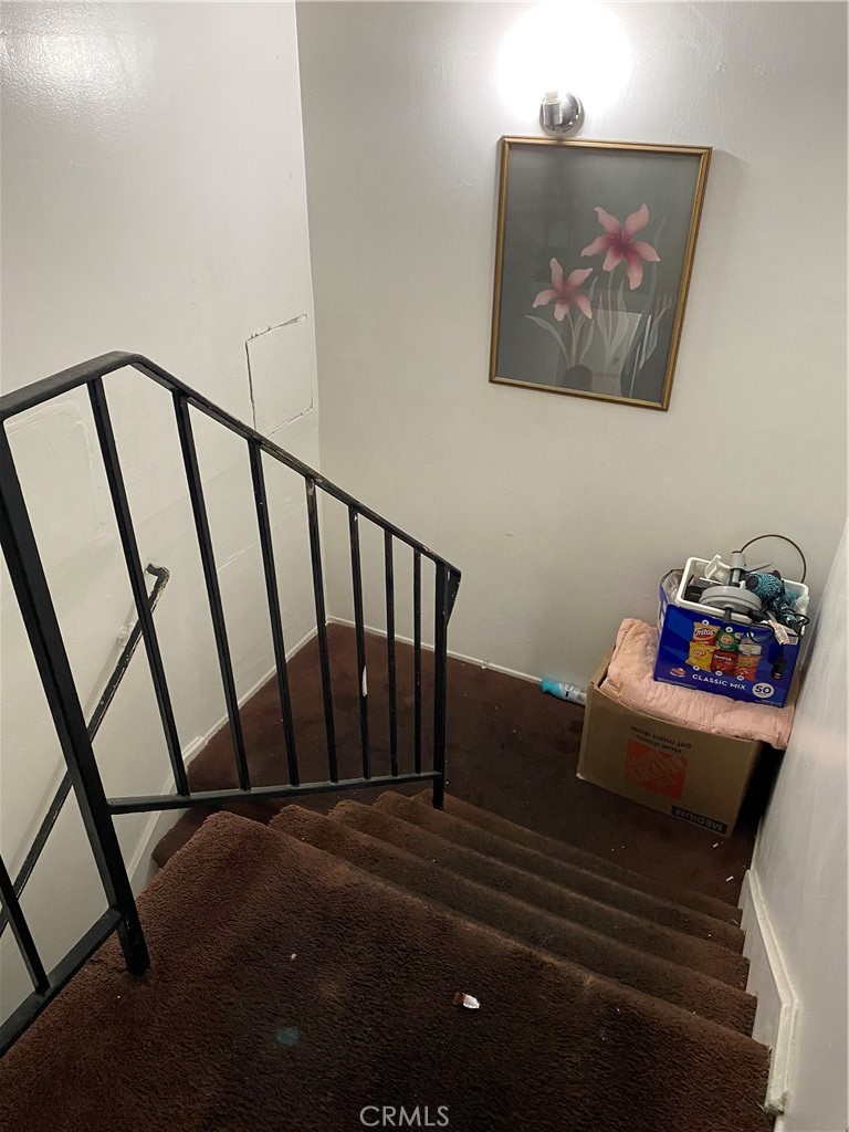 21 Scottsdale Drive Carson, CA 90745 - Photo 11 of 13 a view of entryway