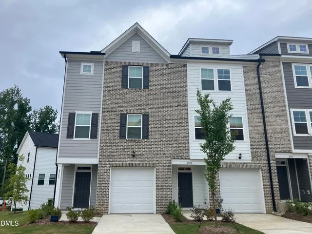 $1,750 | 2042 Fishamble Street, Fuquay-Varina, NC 27526