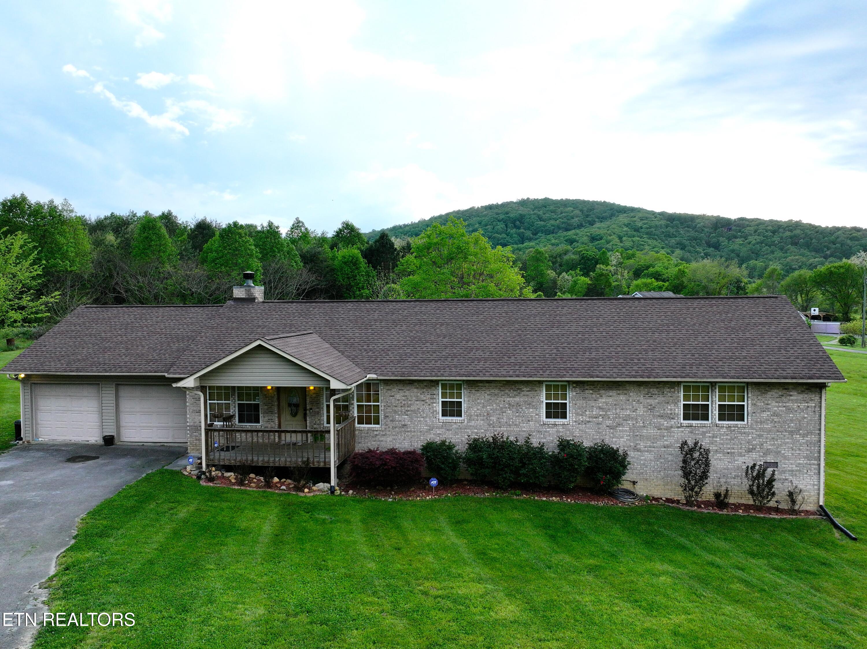 3643 Thomas Cross Road Sevierville, TN 37876 - Photo 11 of 48 Front of House