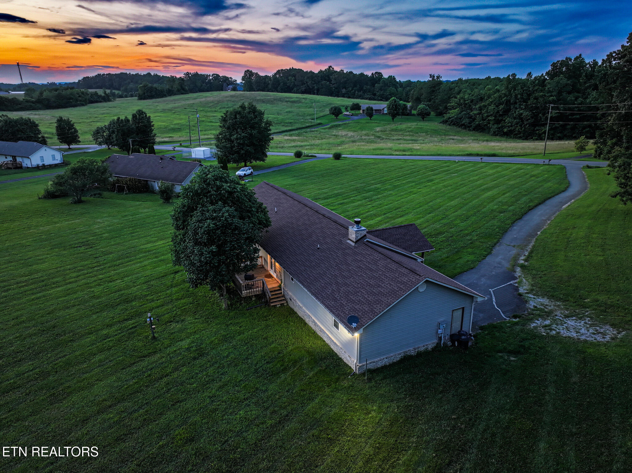 3643 Thomas Cross Road Sevierville, TN 37876 - Photo 3 of 48 Sunset