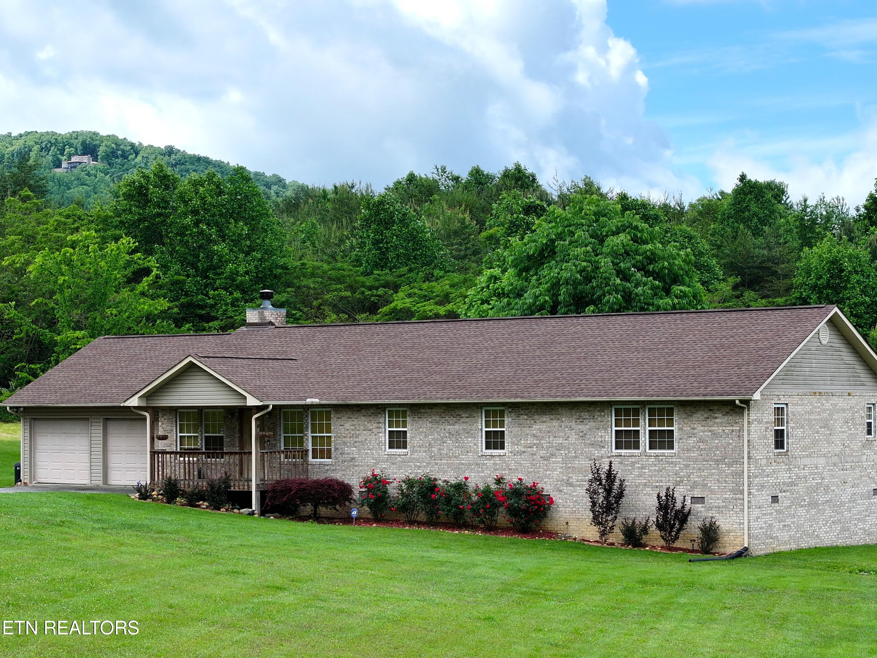 3643 Thomas Cross Road Sevierville, TN 37876 - Photo 7 of 48 DJI_20250514121110_0138_D