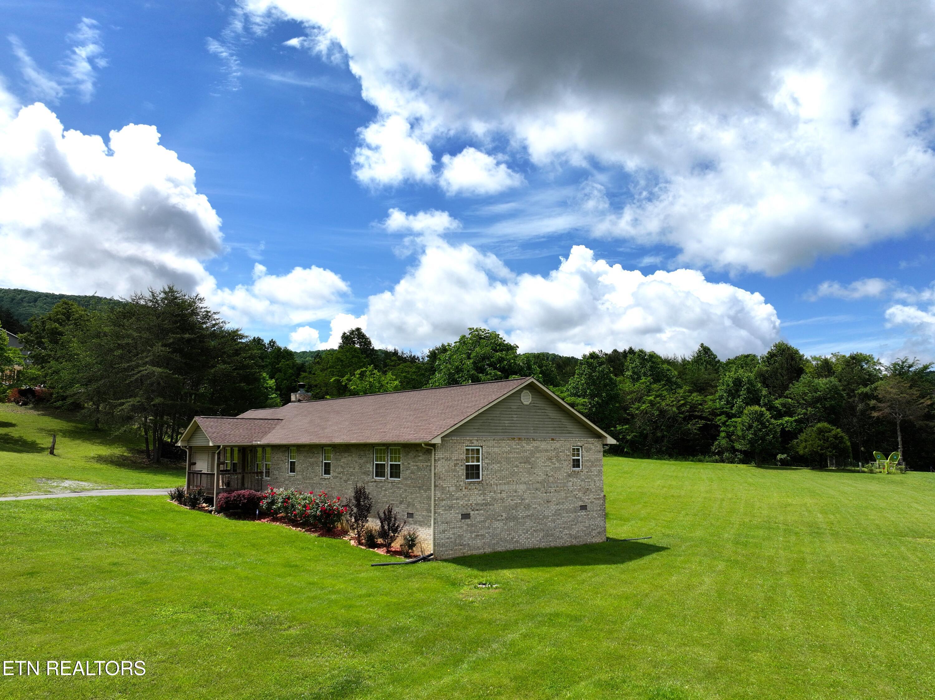 3643 Thomas Cross Road Sevierville, TN 37876 - Photo 8 of 48 DJI_20250514120814_0133_D