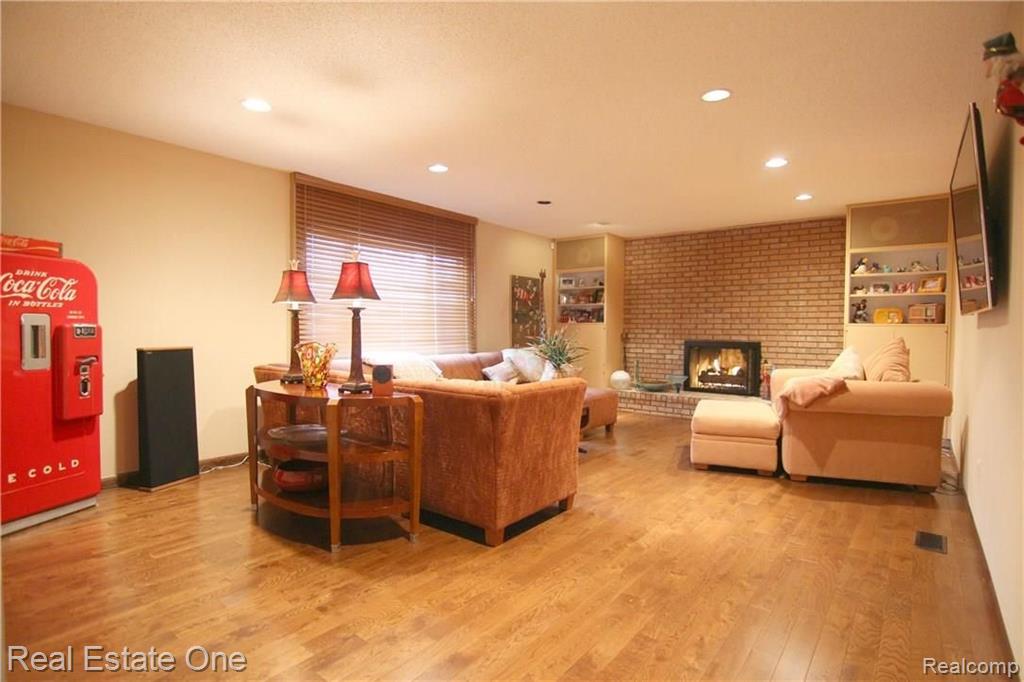 30215 High Valley Road Farmington Hills, MI 48331 - Photo 17 of 30