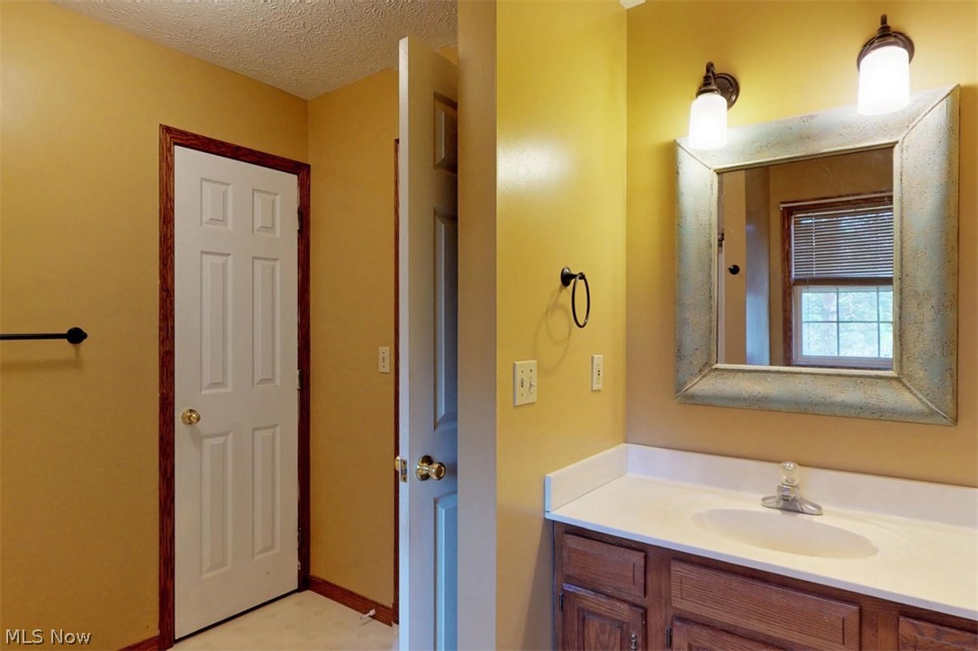 2948 McCormick Road Stow, OH 44224 - Photo 14 of 21 The master bathroom.