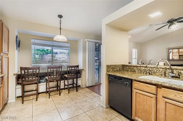 $570,000 | 405 Donner Pass Drive, Henderson, NV 89014