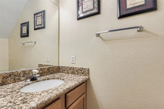 $570,000 | 405 Donner Pass Drive, Henderson, NV 89014