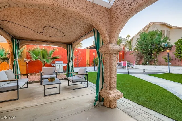 $570,000 | 405 Donner Pass Drive, Henderson, NV 89014