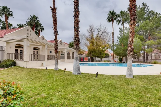$570,000 | 405 Donner Pass Drive, Henderson, NV 89014