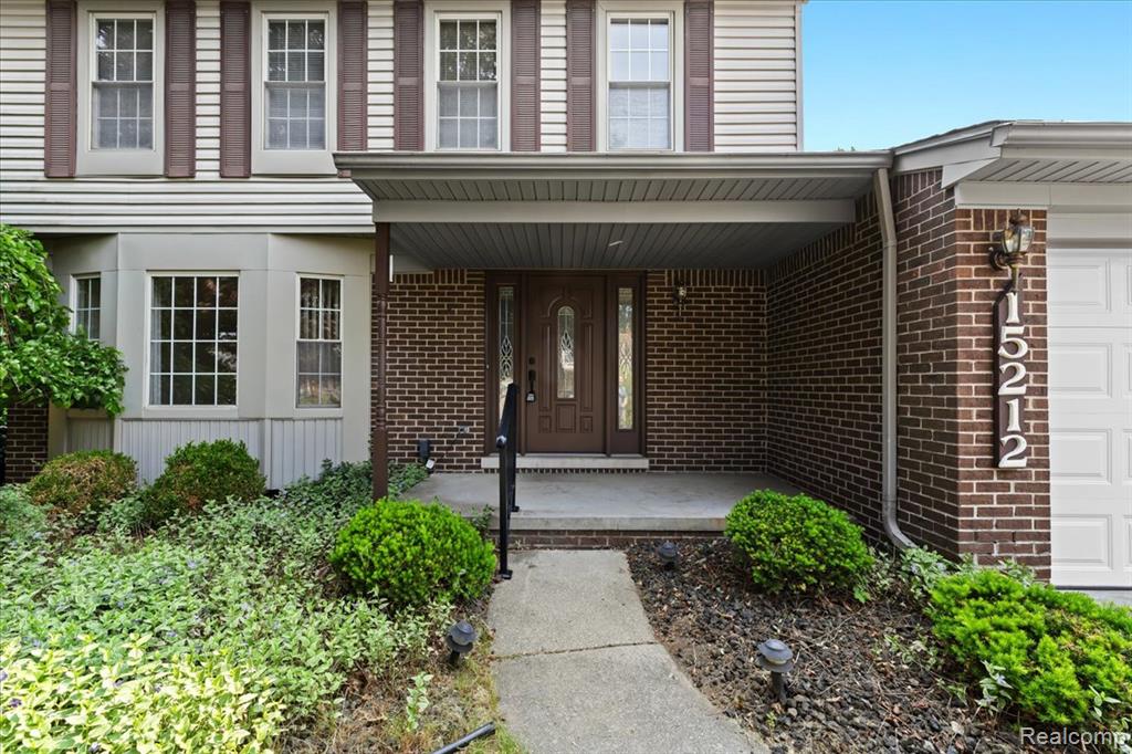 15212 Riverside Street Livonia, MI 48154 - Photo 4 of 38