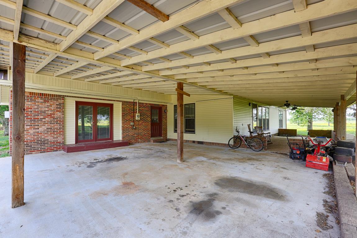 52 Power Station Road Taft, TN 38488 - Photo 5 of 30 a view of a room with gym equipment