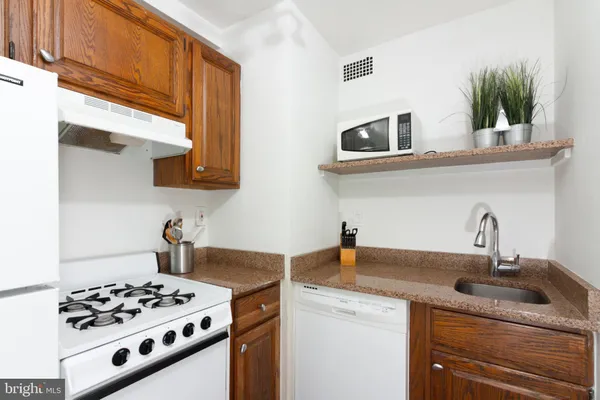 $1,950 | 1601 18th Street Northwest, Unit 508, Washington, DC 20009
