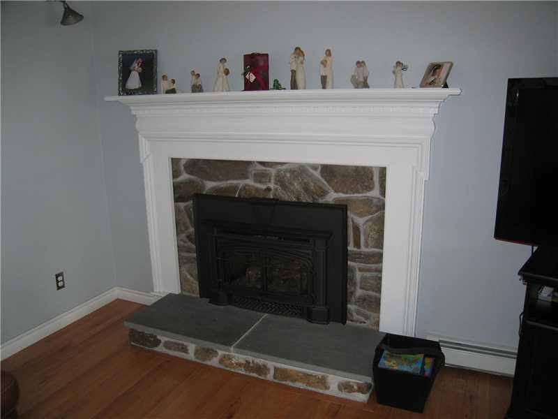 48 Pitcher Road Belfast, ME 04915 - Photo 14 of 18 Living Room.