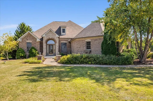 a house view with a outdoor space