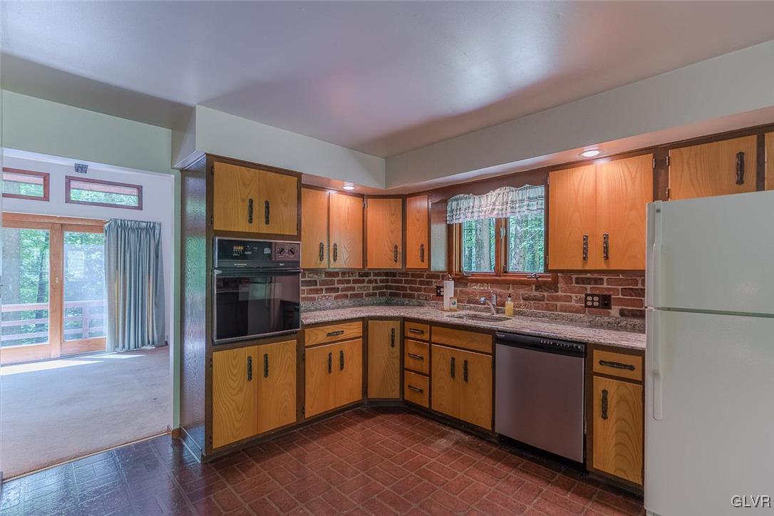 215 Forrest Road Mertztown, PA 19539 - Photo 9 of 25 Gallery Image 9