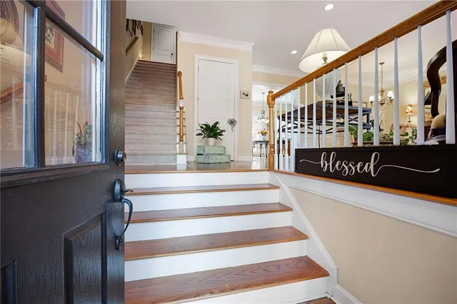 a view of entryway with a front door