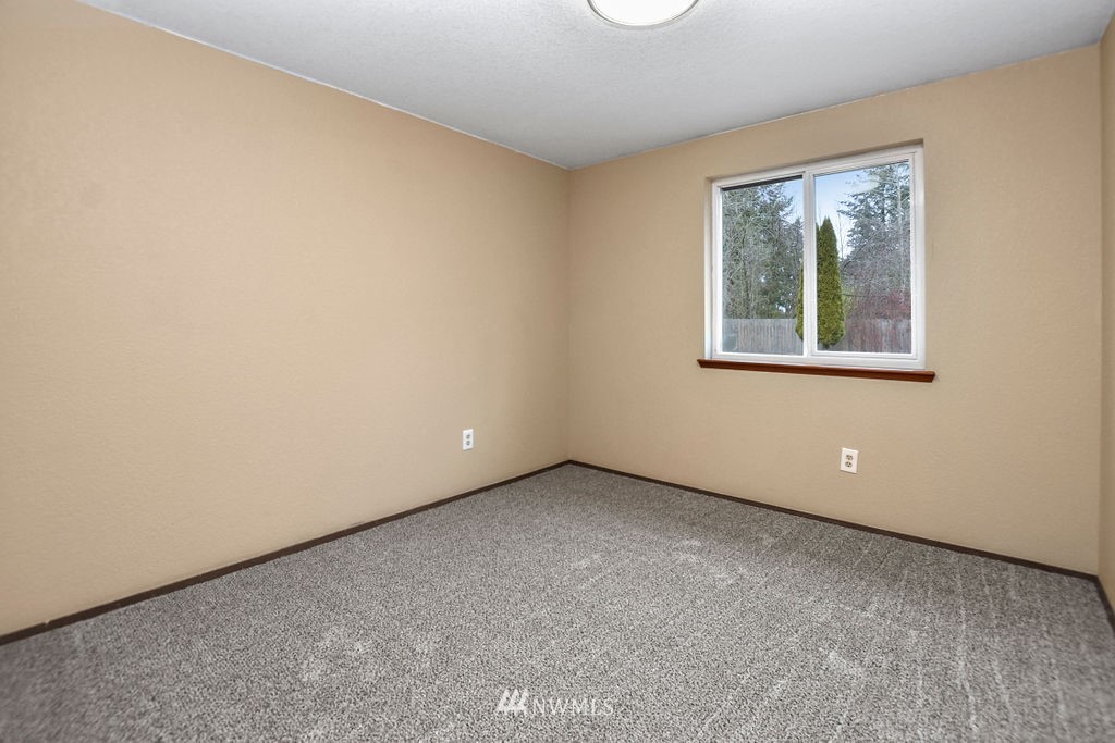 14215 Vail Road Southeast Yelm, WA 98597 - Photo 11 of 25 Gallery Image 11
