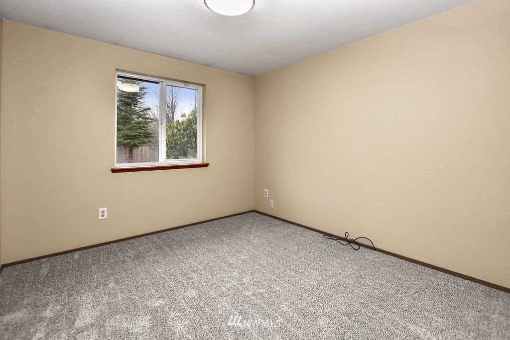 14215 Vail Road Southeast Yelm, WA 98597 - Photo 12 of 25 Gallery Image 12