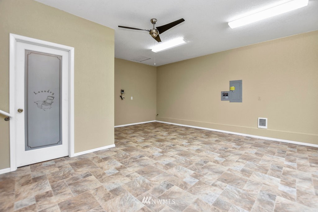 14215 Vail Road Southeast Yelm, WA 98597 - Photo 14 of 25 Gallery Image 14