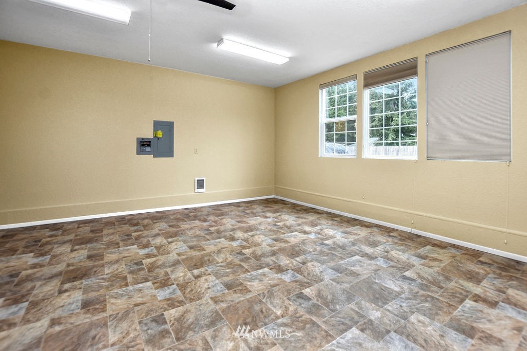 14215 Vail Road Southeast Yelm, WA 98597 - Photo 15 of 25 Gallery Image 15