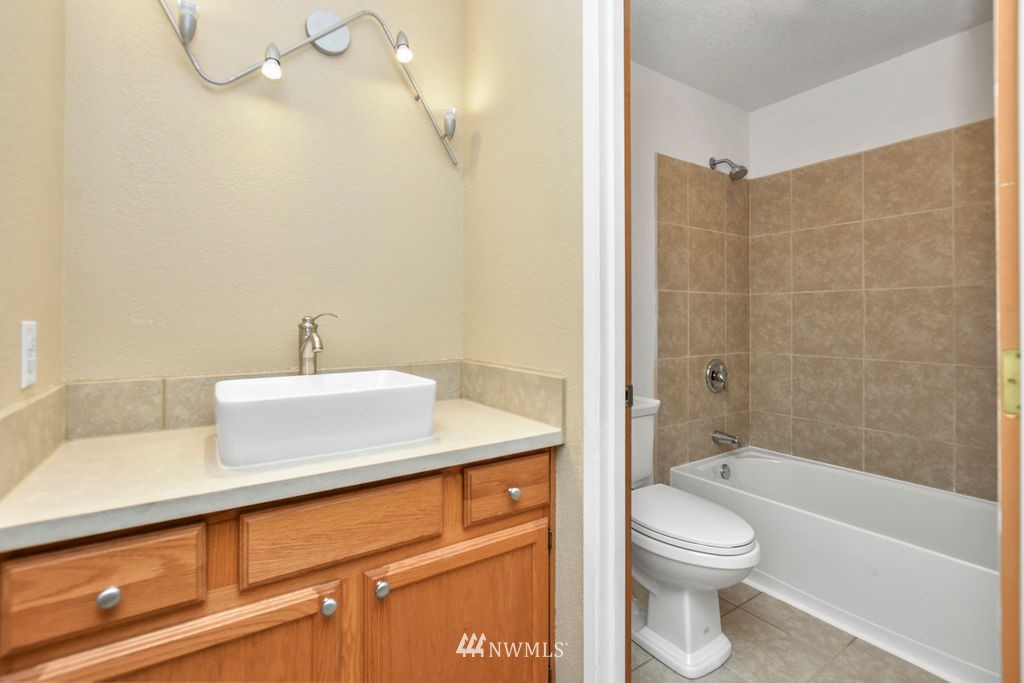 14215 Vail Road Southeast Yelm, WA 98597 - Photo 9 of 25 Gallery Image 9