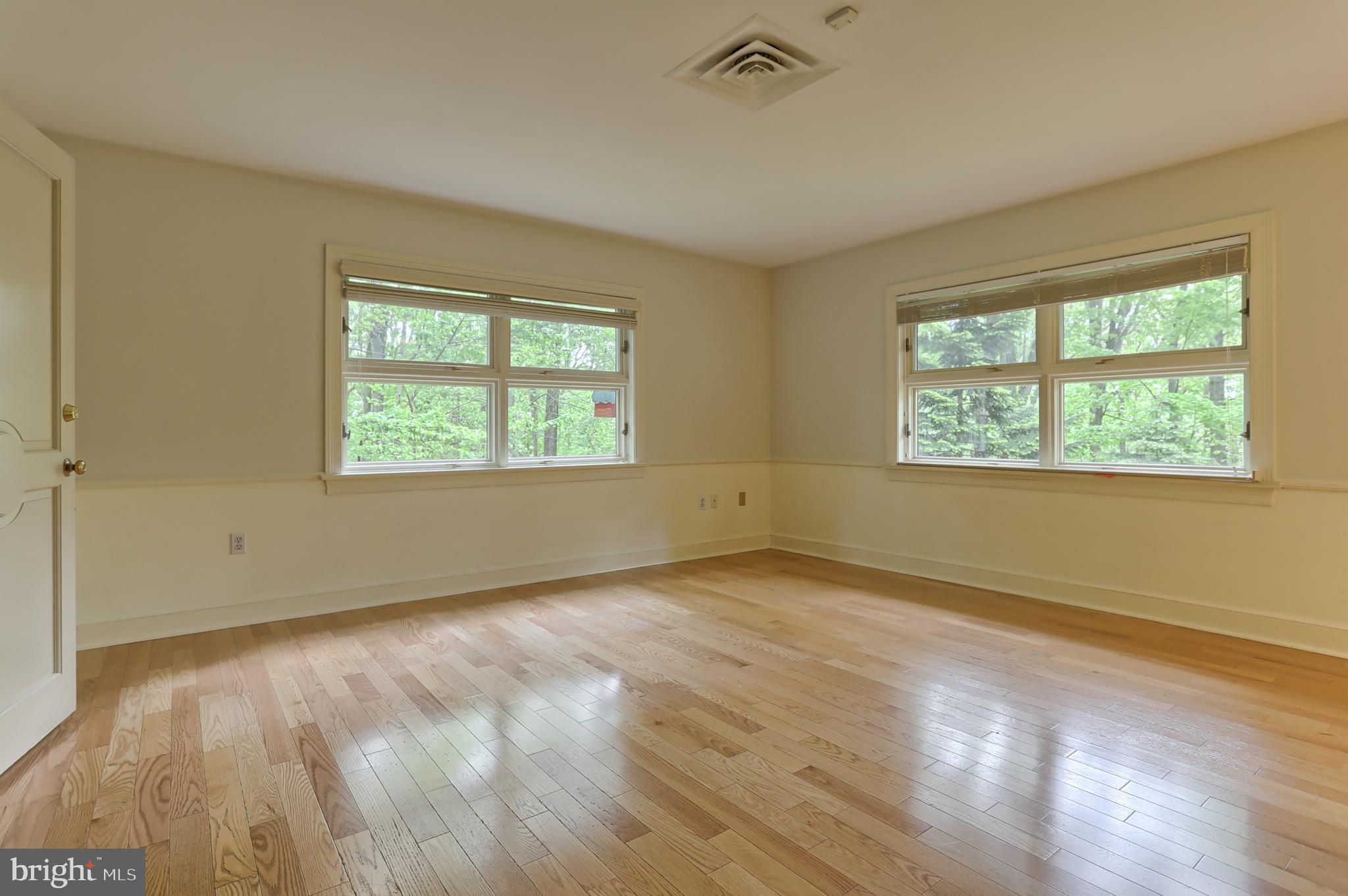 88 Laurel Ridge Road Hershey, PA 17033 - Photo 27 of 44 Master bedroom with full bath