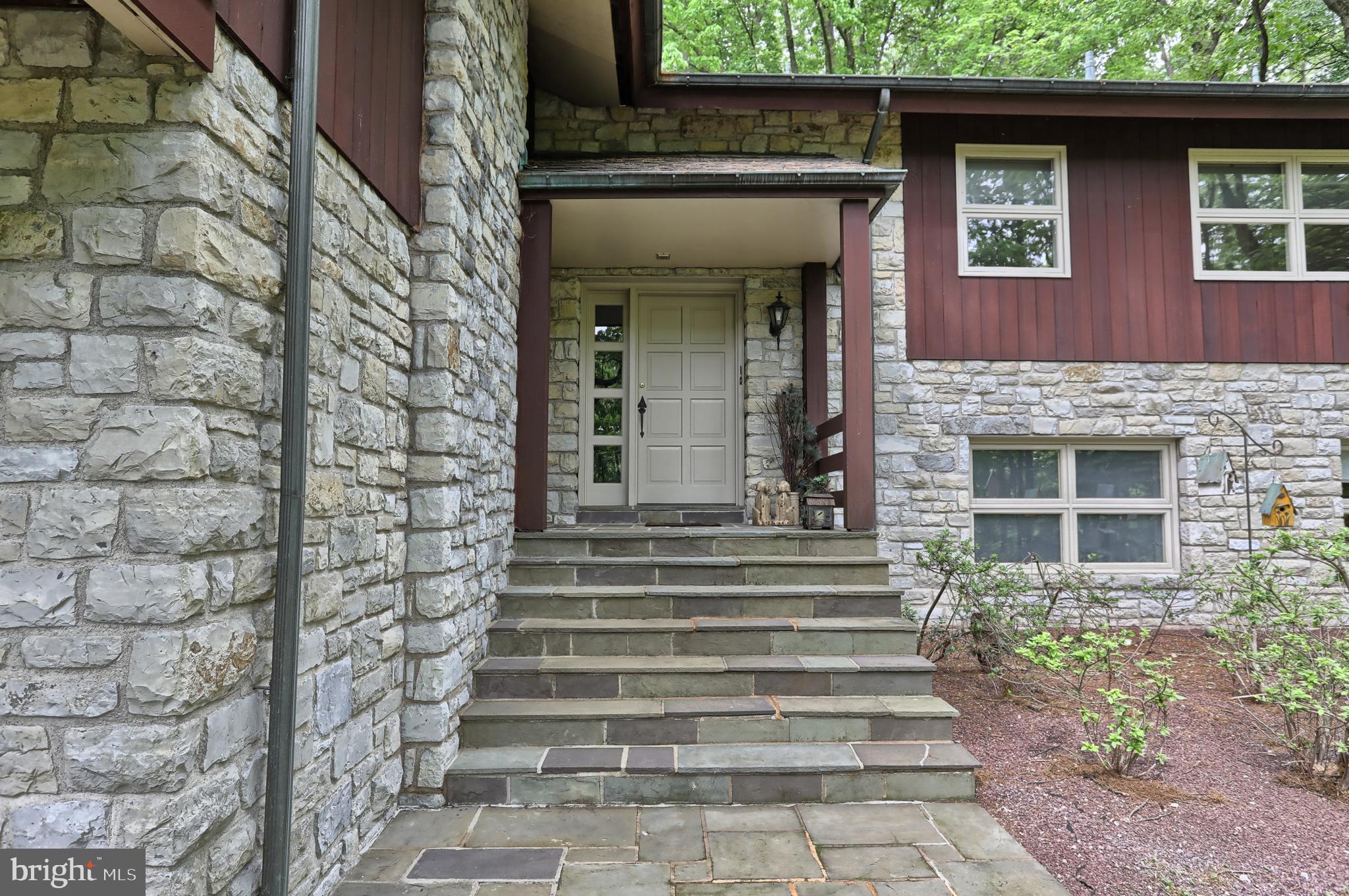 88 Laurel Ridge Road Hershey, PA 17033 - Photo 5 of 44 Front door