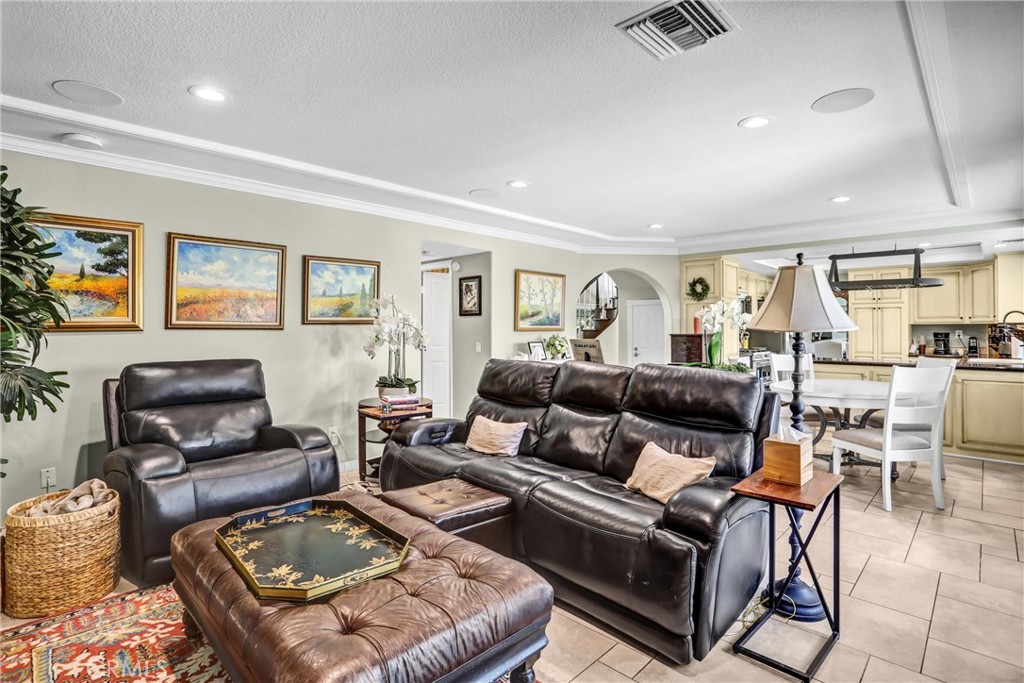 5787 Ridgeway Road Rancho Cucamonga, CA 91701 - Photo 22 of 56 a living room with furniture