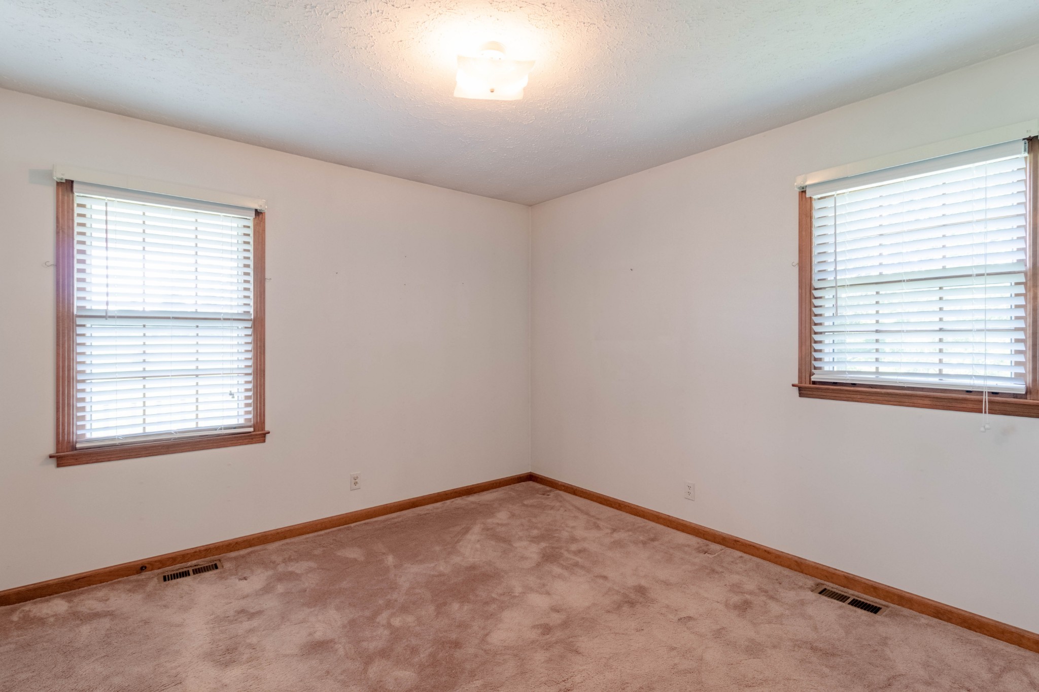1137 Southside Road Southside, TN 37171 - Photo 20 of 36