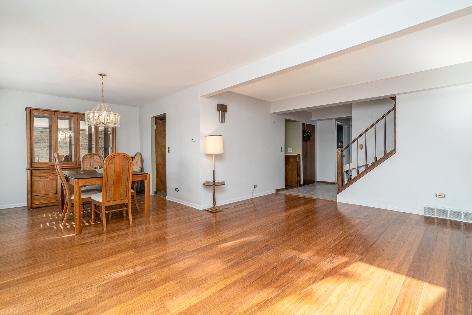 175 Roberts Road Bolingbrook, IL 60440 - Photo 3 of 34
