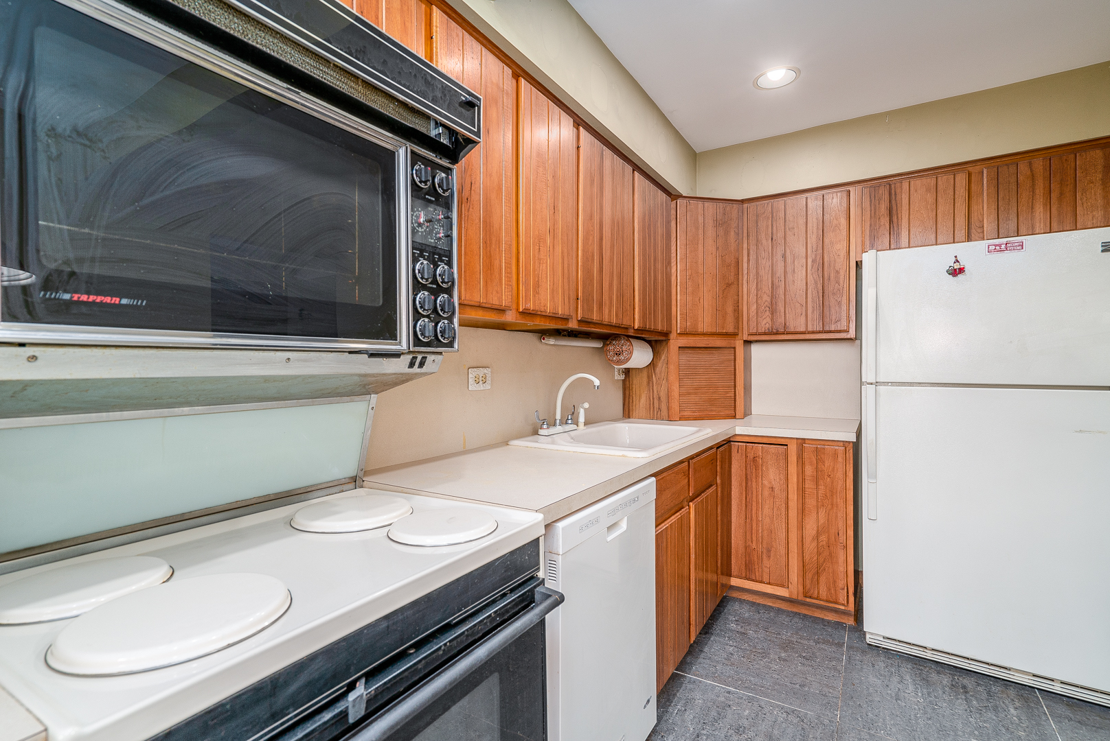 175 Roberts Road Bolingbrook, IL 60440 - Photo 8 of 34