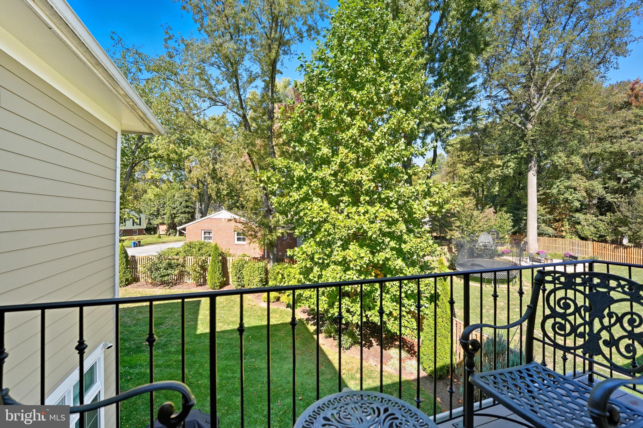 609 Kingsley Road Southwest Vienna, VA 22180 - Photo 21 of 47