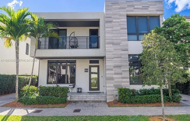 $2,100,000 | 8156 Northwest 48th Terrace, Doral, FL 33166
