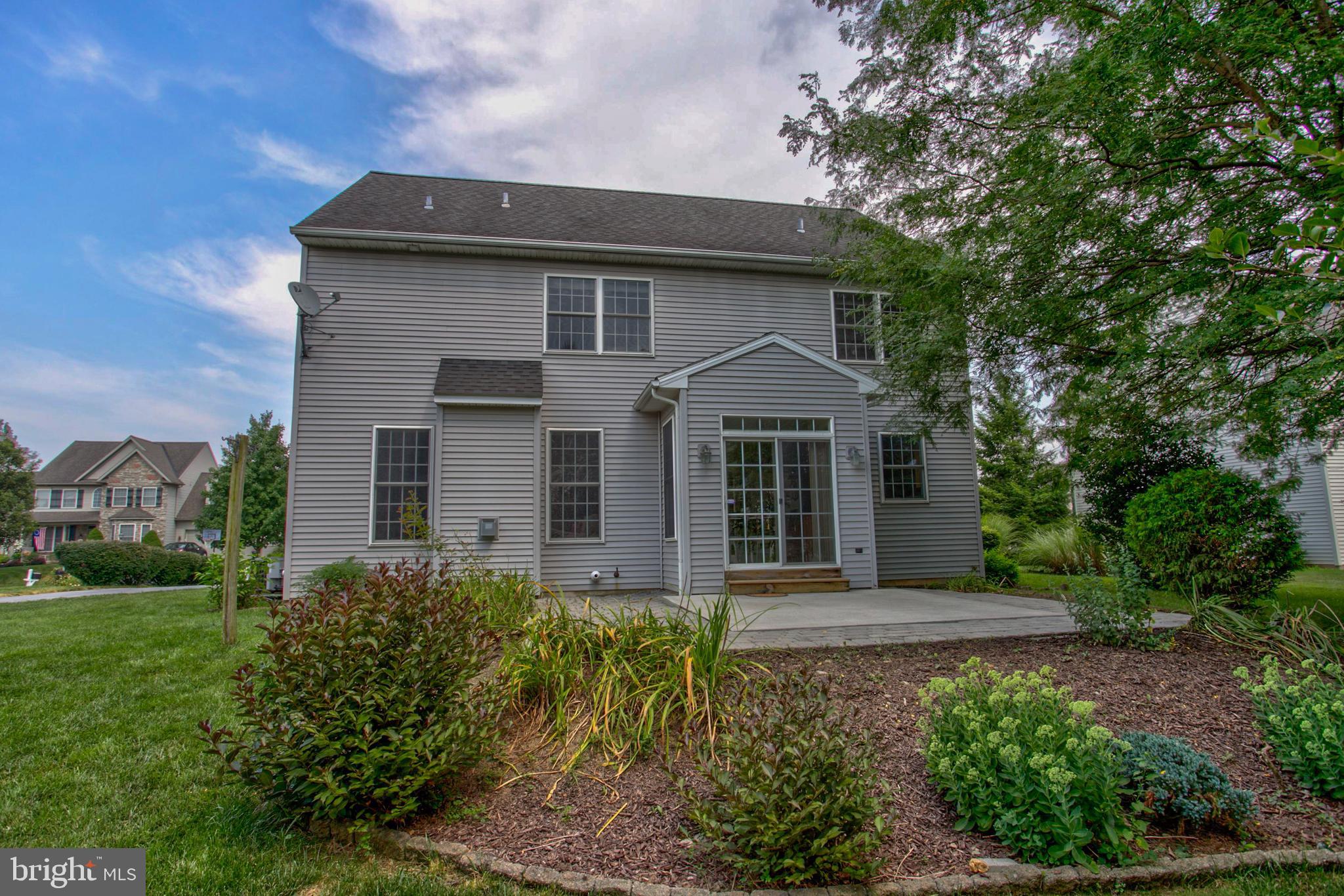 324 Bloomfield Drive Lititz, PA 17543 - Photo 2 of 27 Backyard with spacious patio