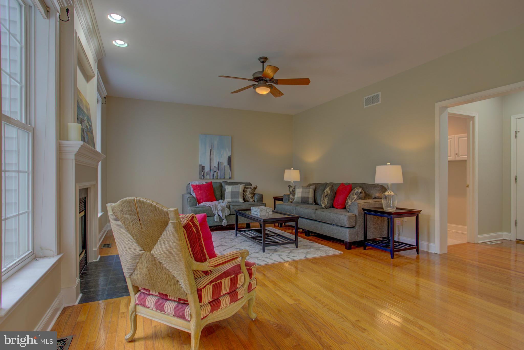 324 Bloomfield Drive Lititz, PA 17543 - Photo 12 of 27 Family room
