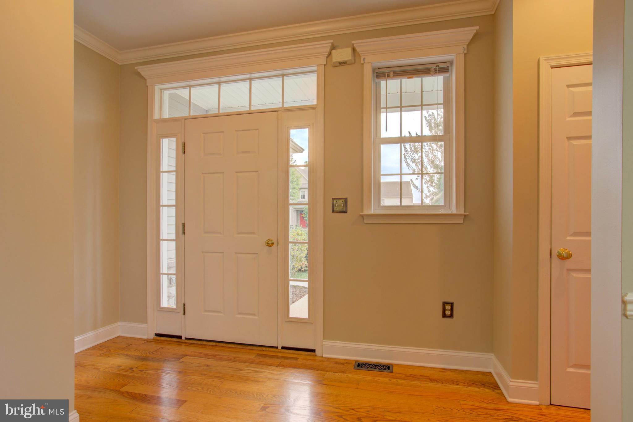324 Bloomfield Drive Lititz, PA 17543 - Photo 8 of 27 Foyer