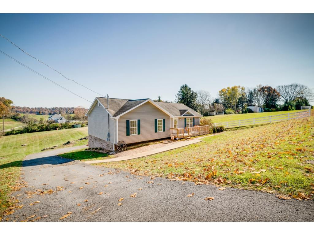 252 Eastern Star Road Kingsport, TN 37663 - Photo 3 of 35 Photo 3
