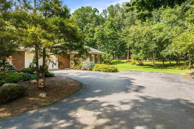 $925,000 | 5983 Labs Run Lane, Penn Laird, VA 22846