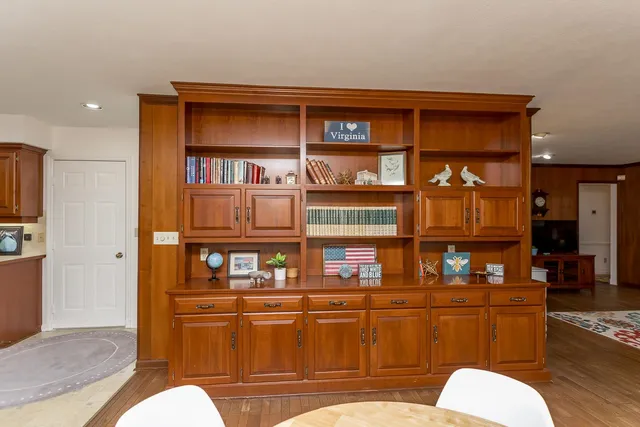 $925,000 | 5983 Labs Run Lane, Penn Laird, VA 22846