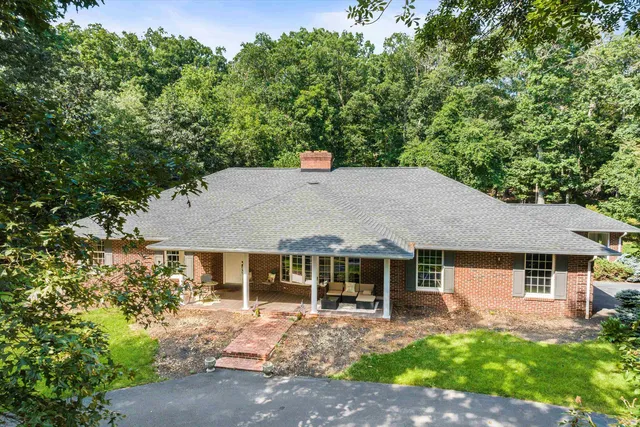 $925,000 | 5983 Labs Run Lane, Penn Laird, VA 22846