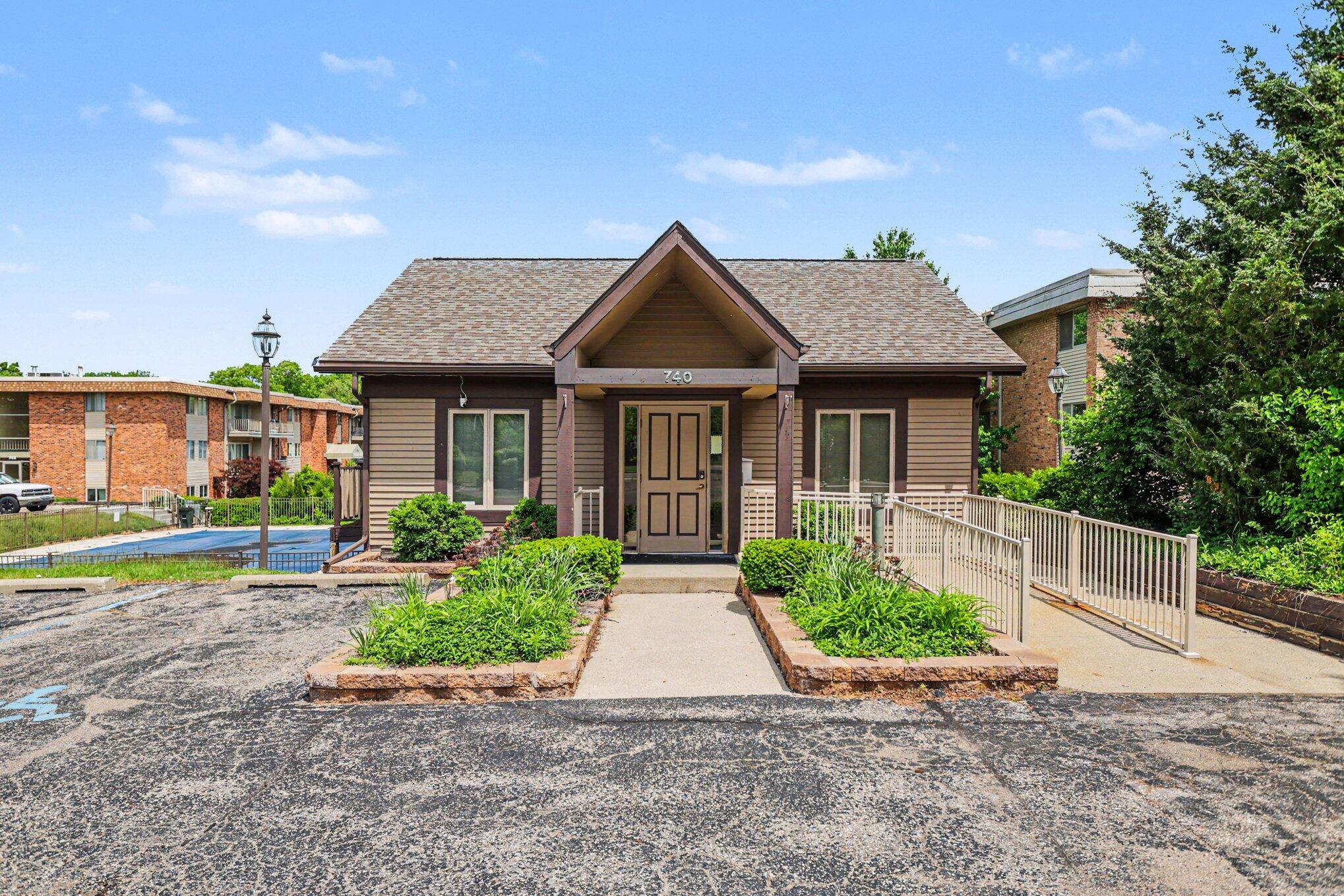 734 West Kilgore Road, Unit 303 Kalamazoo, MI 49008 - Photo 24 of 33 Clubhouse