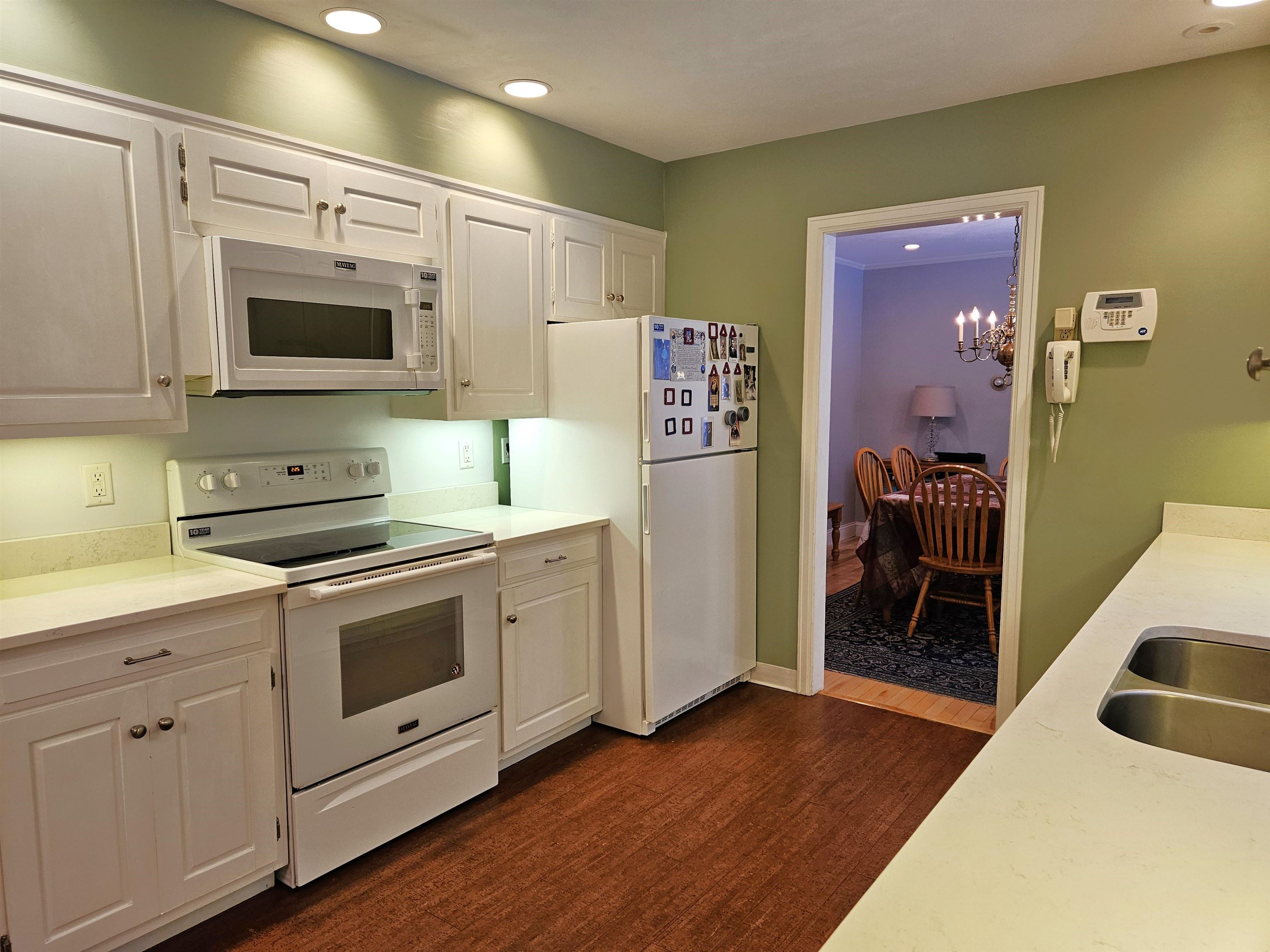 153 Pine Circle Bennington, VT 05201 - Photo 10 of 39