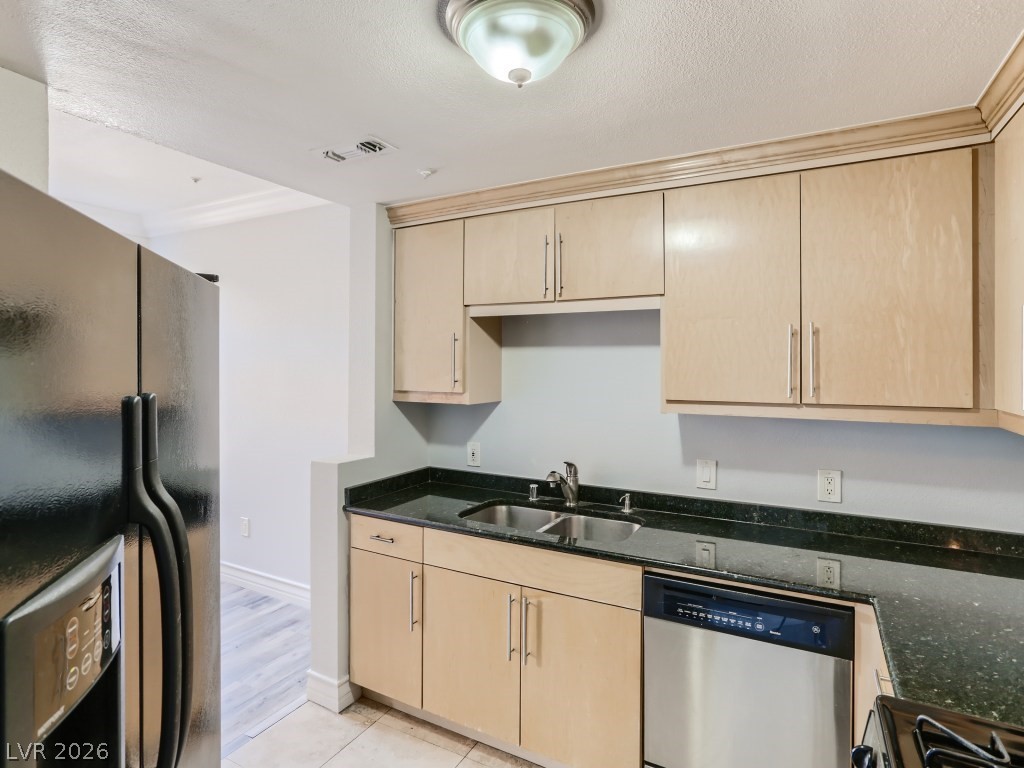 260 East Flamingo Road, Unit 220 Las Vegas, NV 89169 - Photo 11 of 33