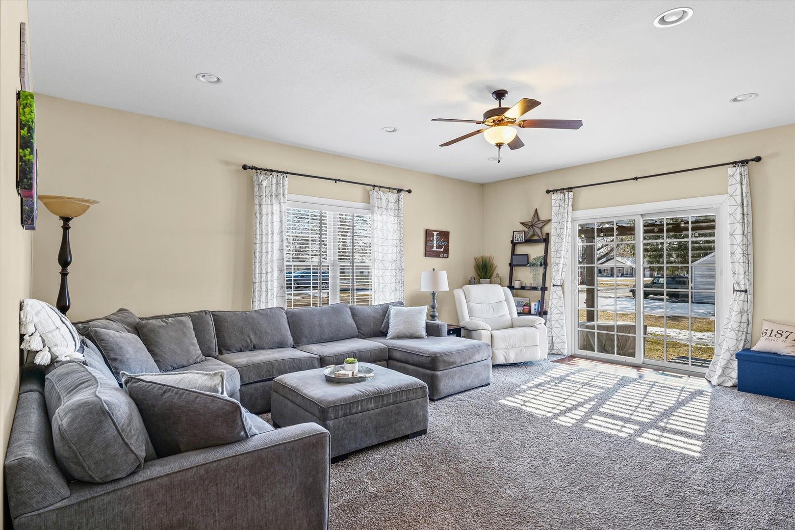 207 School Street Royal, IL 61871 - Photo 5 of 29