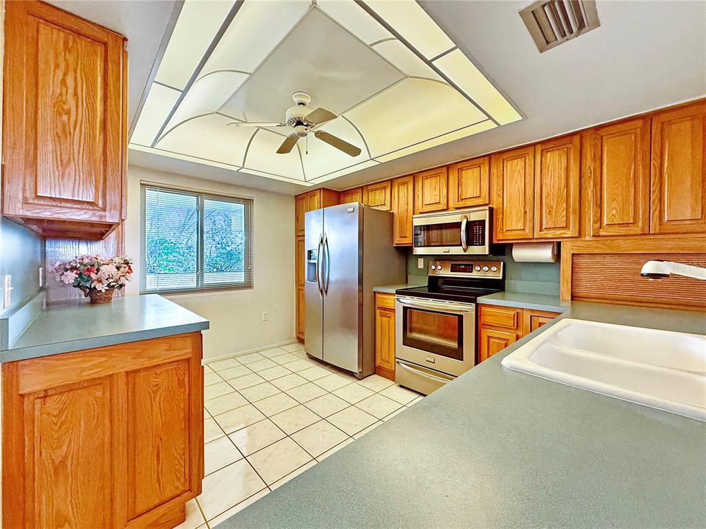 9604 Cortez Road West, Unit 421 Bradenton, FL 34210 - Photo 8 of 37