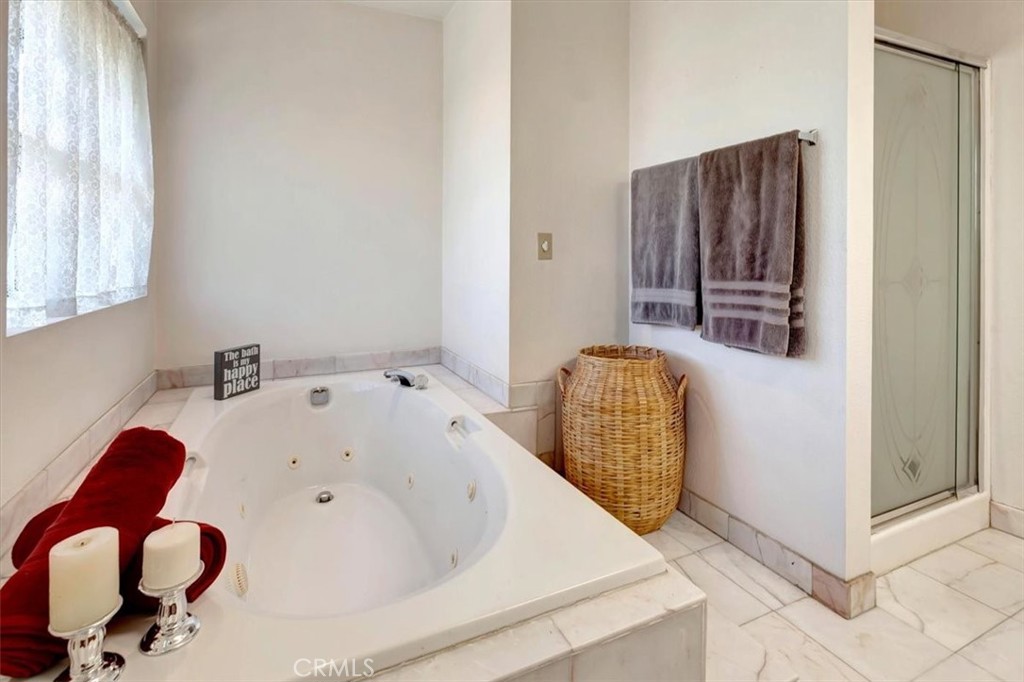 20210 Dickson Court Walnut, CA 91789 - Photo 12 of 26 Jacuzzi Bathtub.
